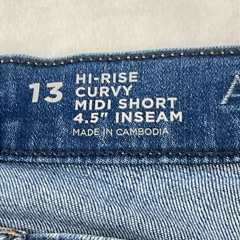 Arizona Jean Company HiRise Curvy Midi Blue Distressed Jean Shorts WOMEN SIZE 13